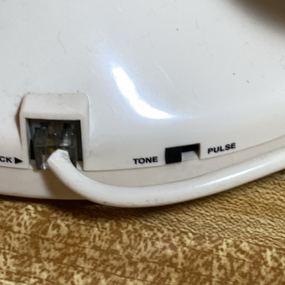 Vintage Microtel Model 964 Retro Style Push Button Tone/Pluse telephone - Picture 7 of 7